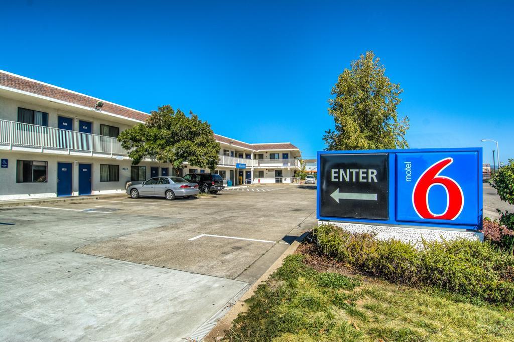 Motel 6-Redding, Ca - North Экстерьер фото