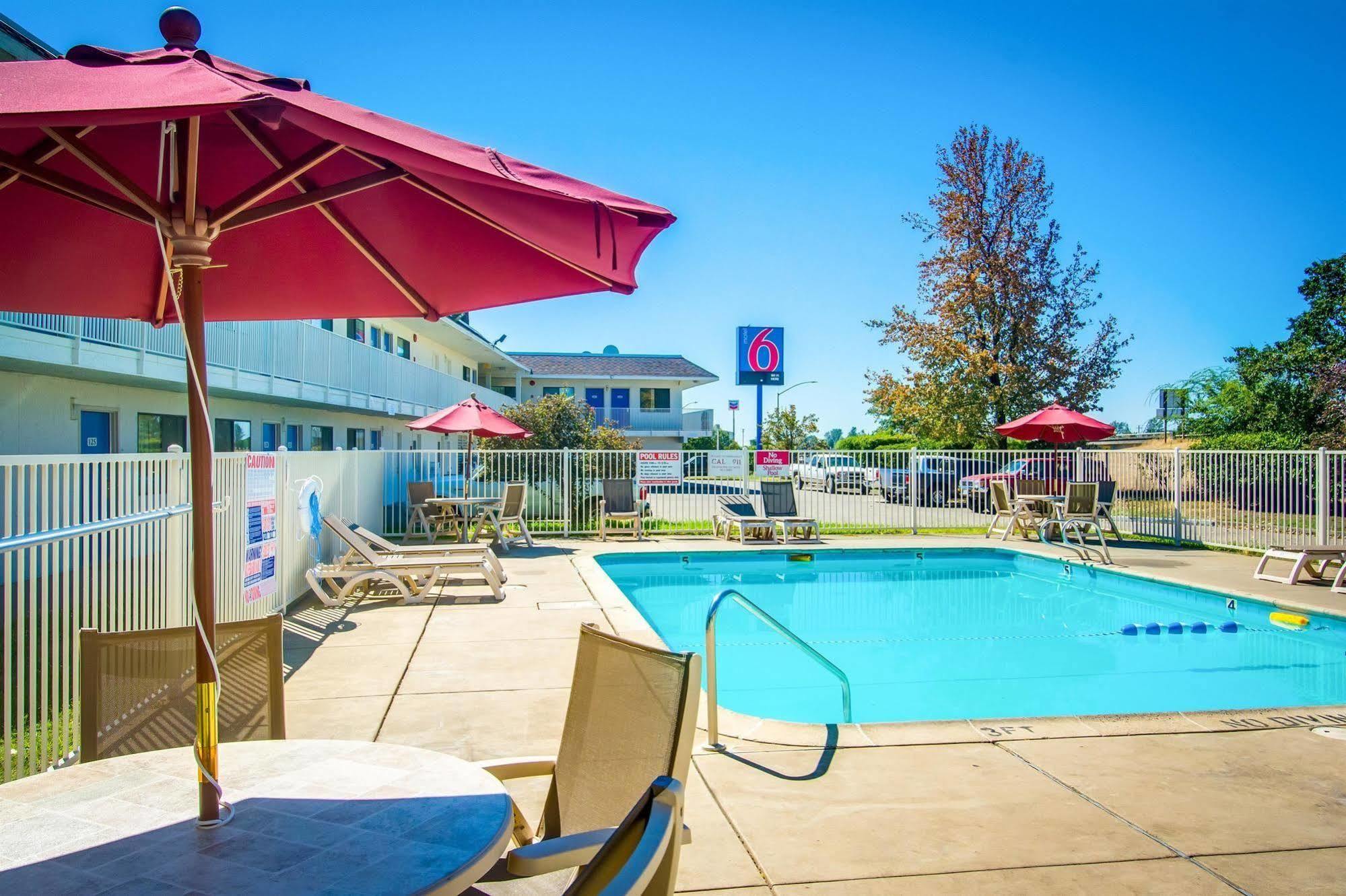 Motel 6-Redding, Ca - North Экстерьер фото